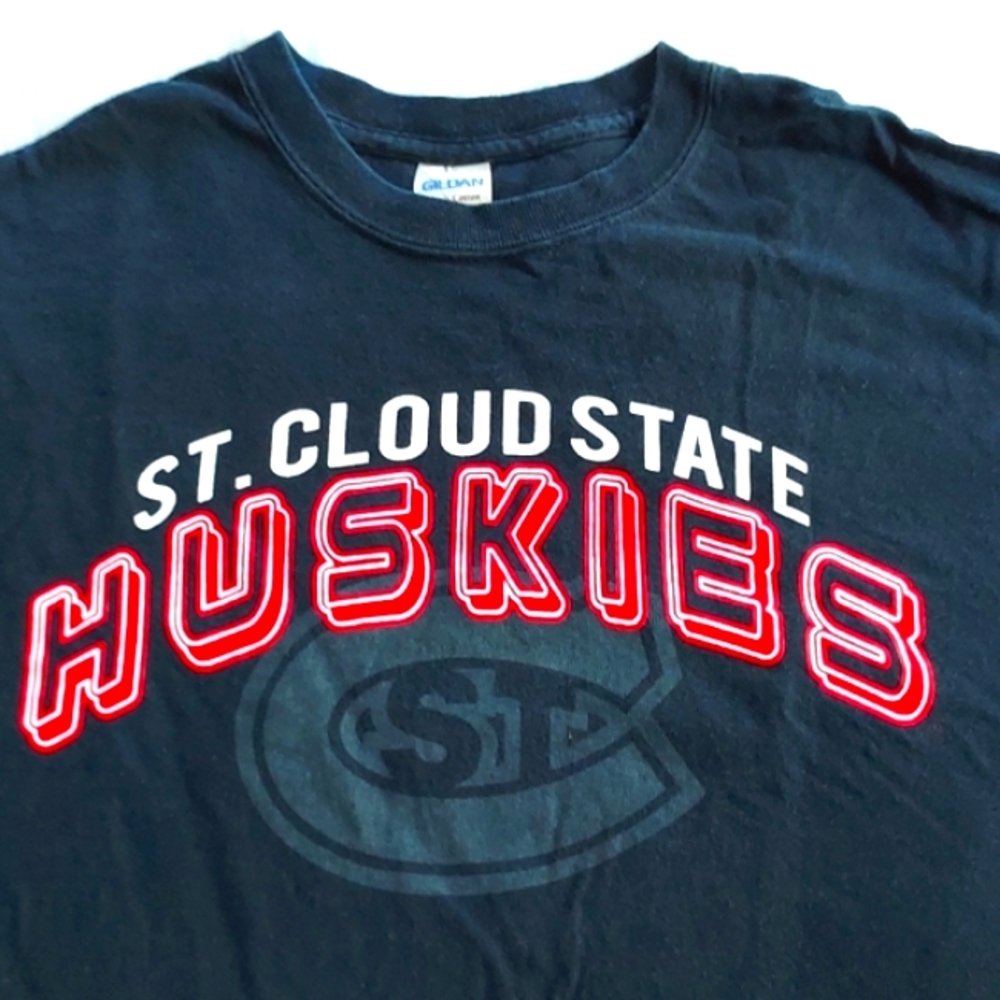 ST CLOUD STATE UNIVERSITY T-SHIRT MINNESOTA